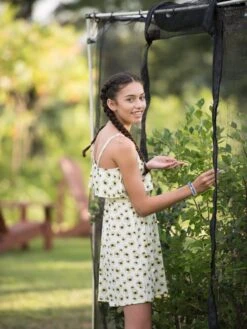 Storm Proof Crop Cage, Large -Outdoor Zone 8592463 105 tif