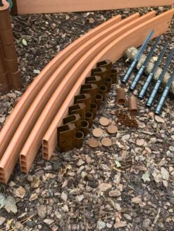 Curved Composite Landscape Edging Kit With 1" Boards -Outdoor Zone 8599404 05V tif