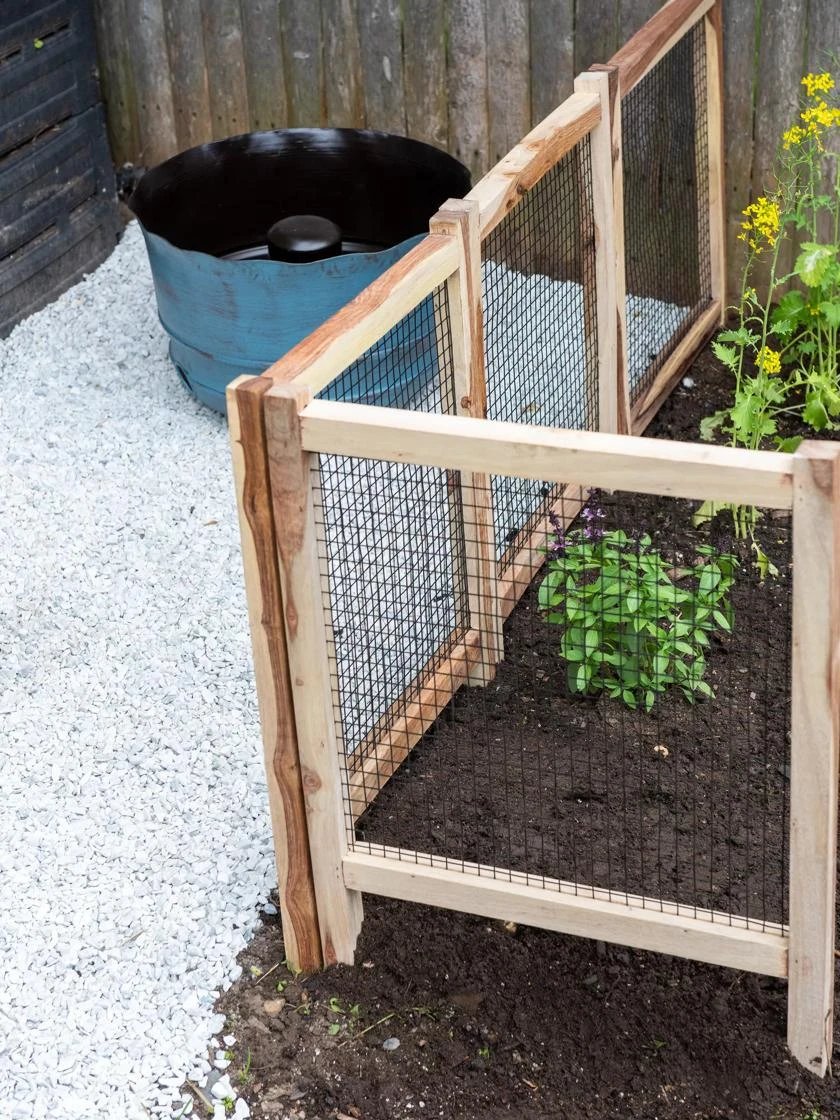 Wood And Wire Critter Fence, Set Of 4 2 Wood And Wire Critter Fence, Set Of 4 - Image 2